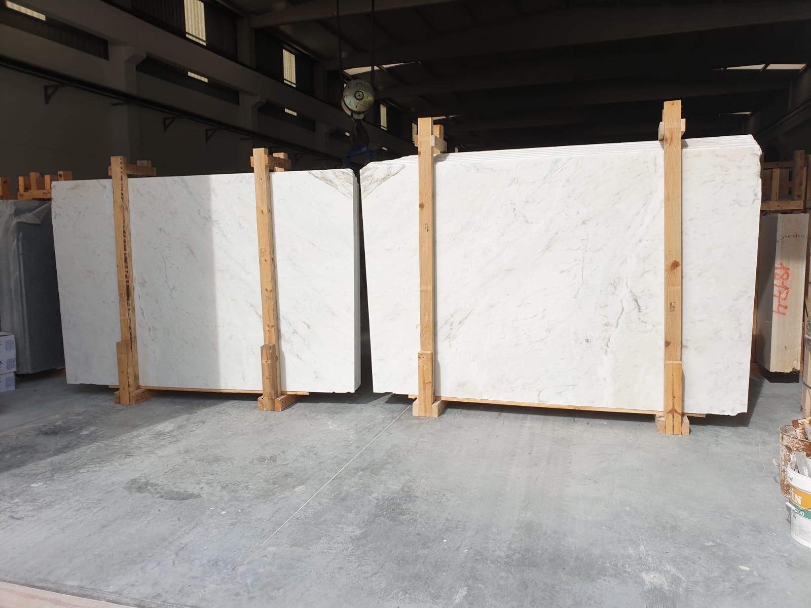 LIGHTSTONE WHITE MARBLE Lusorochas MÁRMOL BLANCO ESTREMOZ DE LUSOROCHAS