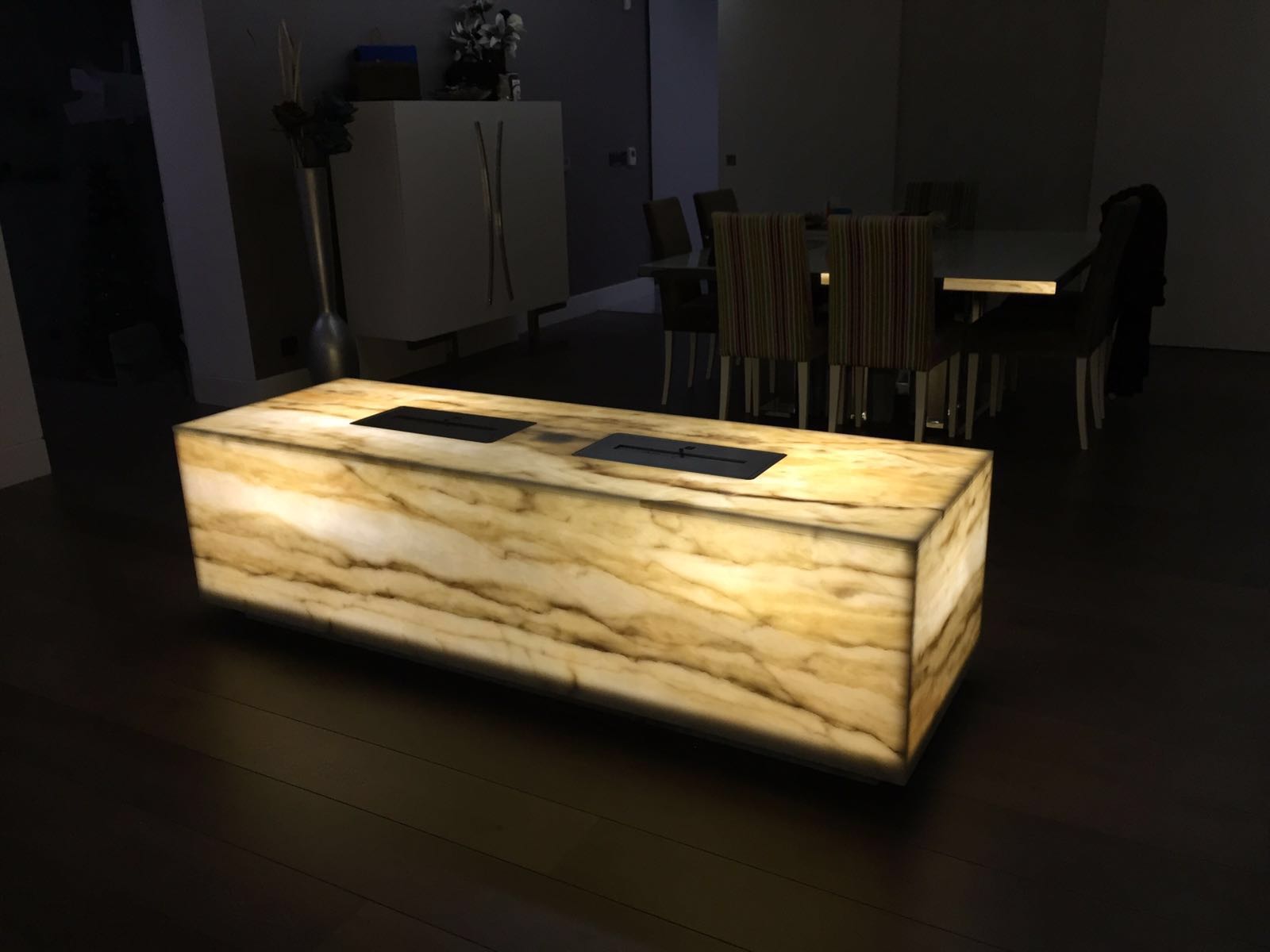 LIGHTSTONE WHITE MARBLE Lusorochas MÁRMOL BLANCO ESTREMOZ DE LUSOROCHAS