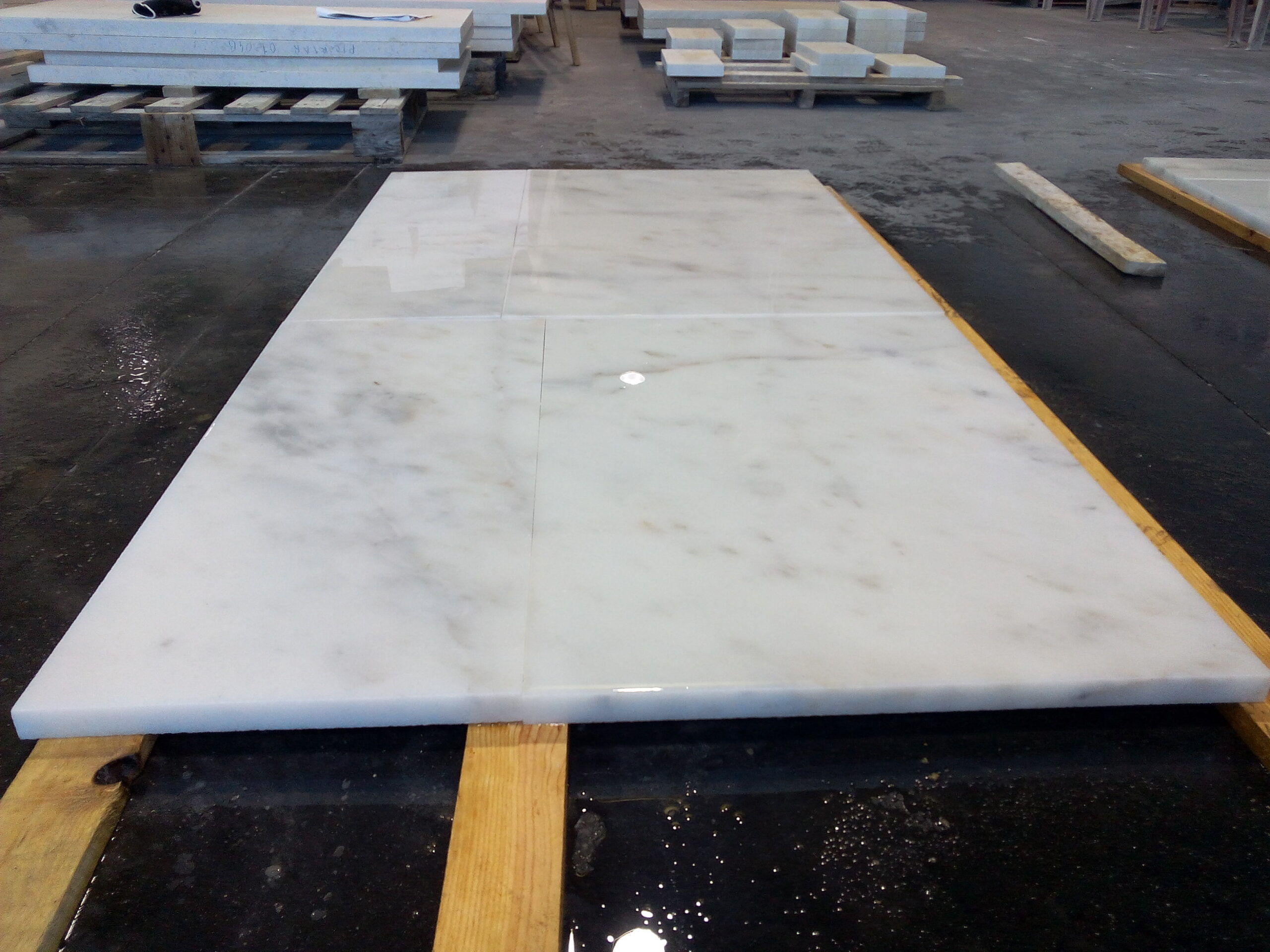LIGHTSTONE WHITE MARBLE Lusorochas MÁRMOL BLANCO ESTREMOZ DE LUSOROCHAS