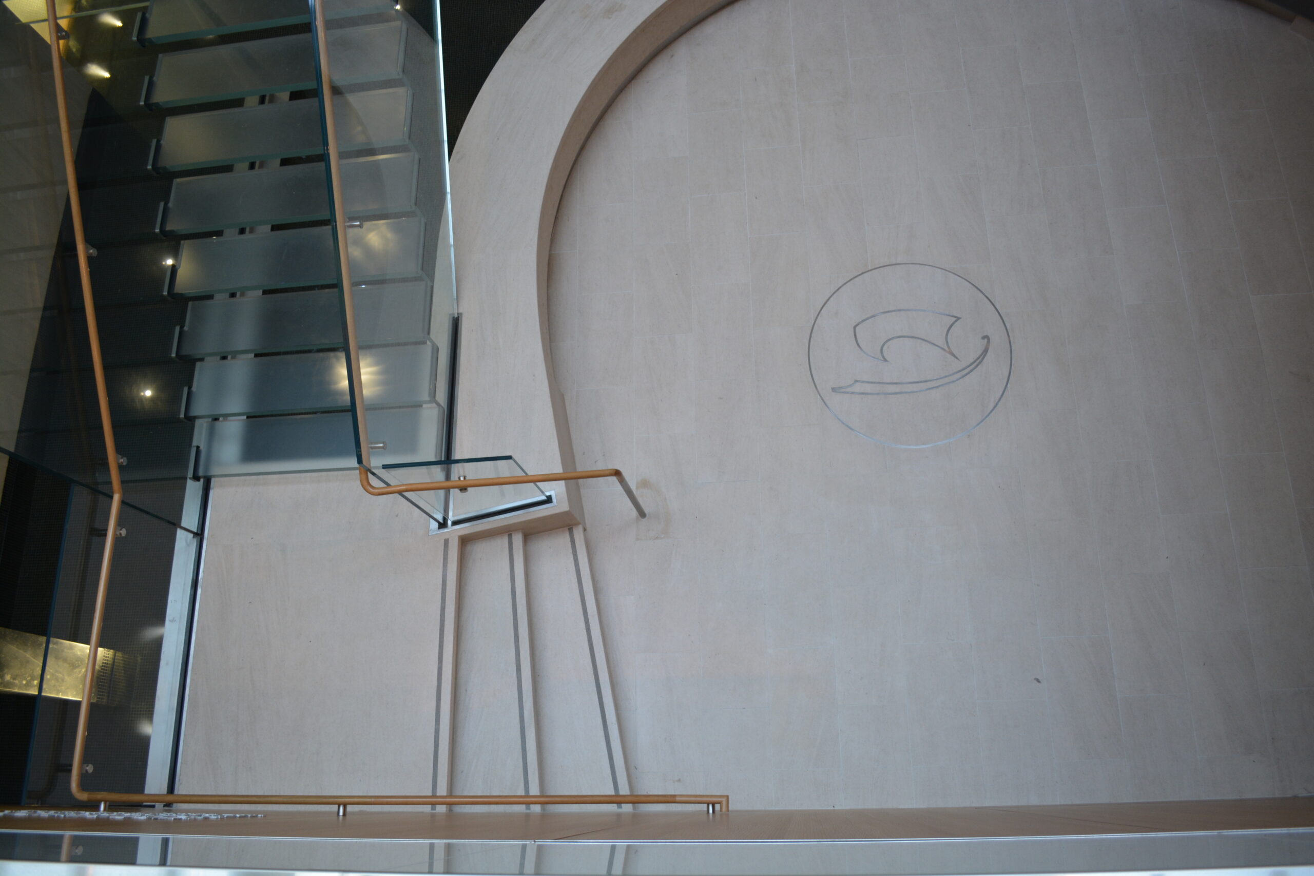 Moca Creme Médio Fino Lusorochas ONASSYS CULTURAL CENTER NEW YORK MOCA CREME STONE BY LUSOROCHAS