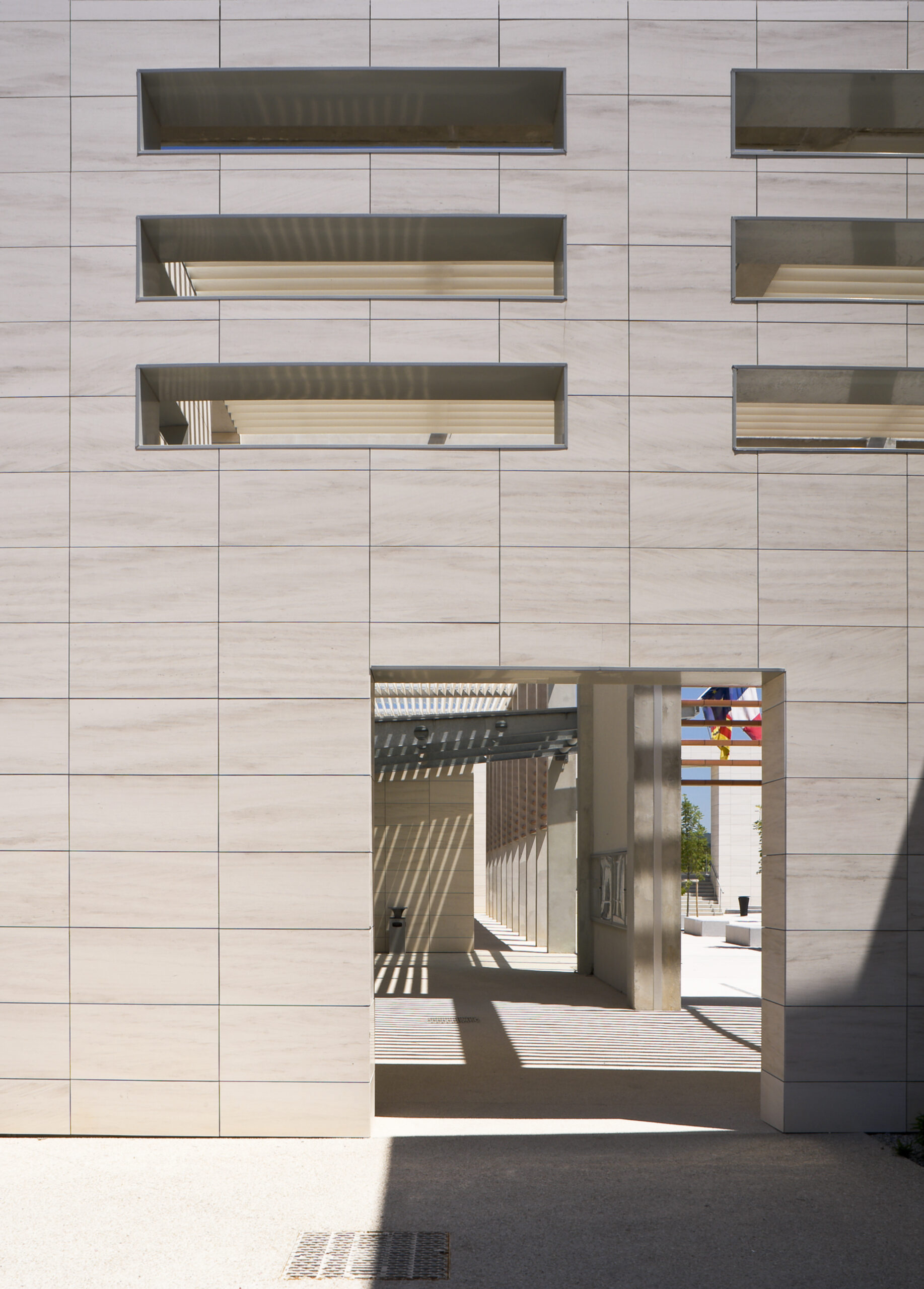 Semi Rijo Lusorochas FACHADA DE PIEDRA CALIZA SEMIDURA DE LUSOROCHAS